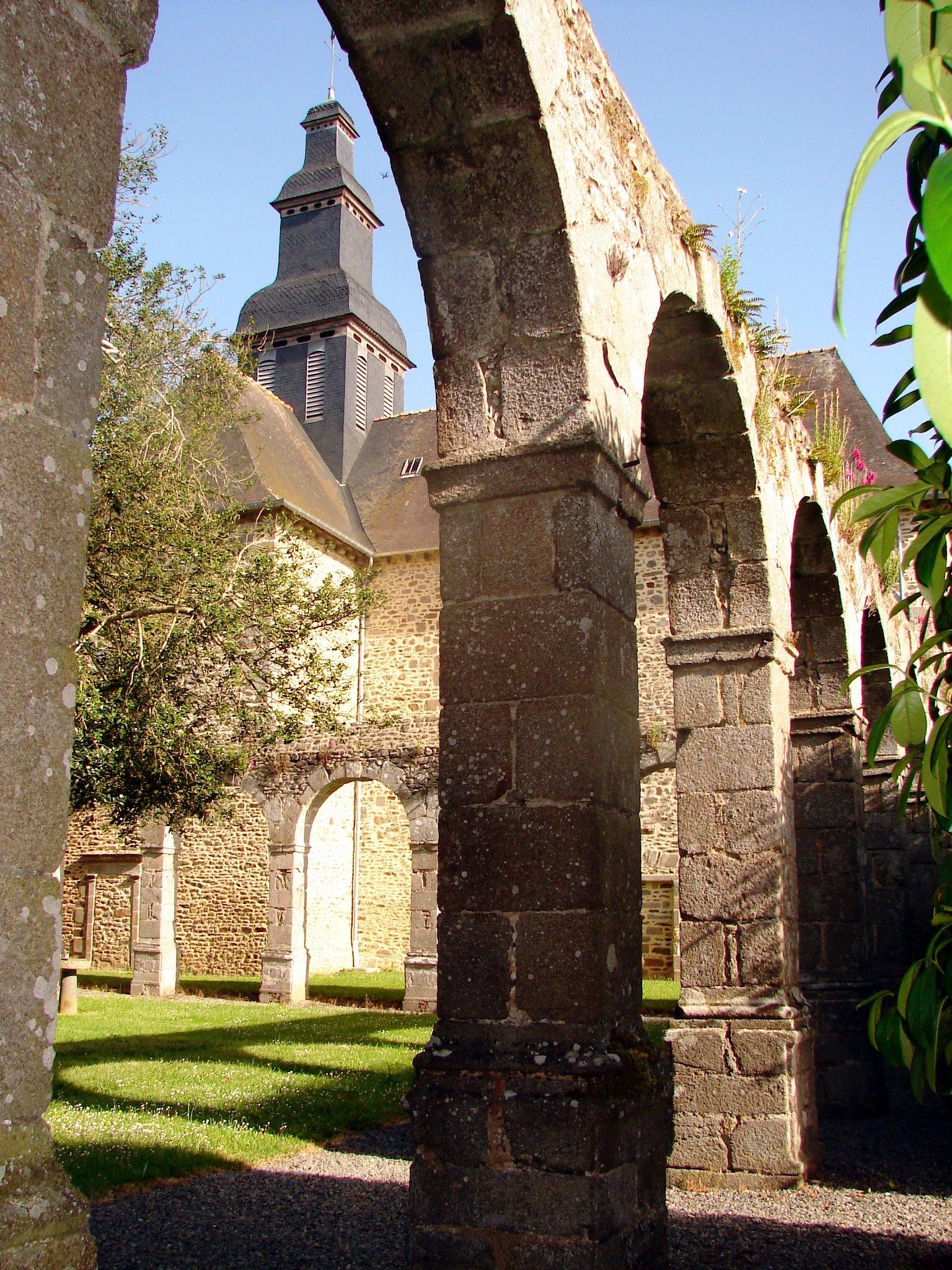 Hotel De L'Abbaye Le Tronchet  Buitenkant foto