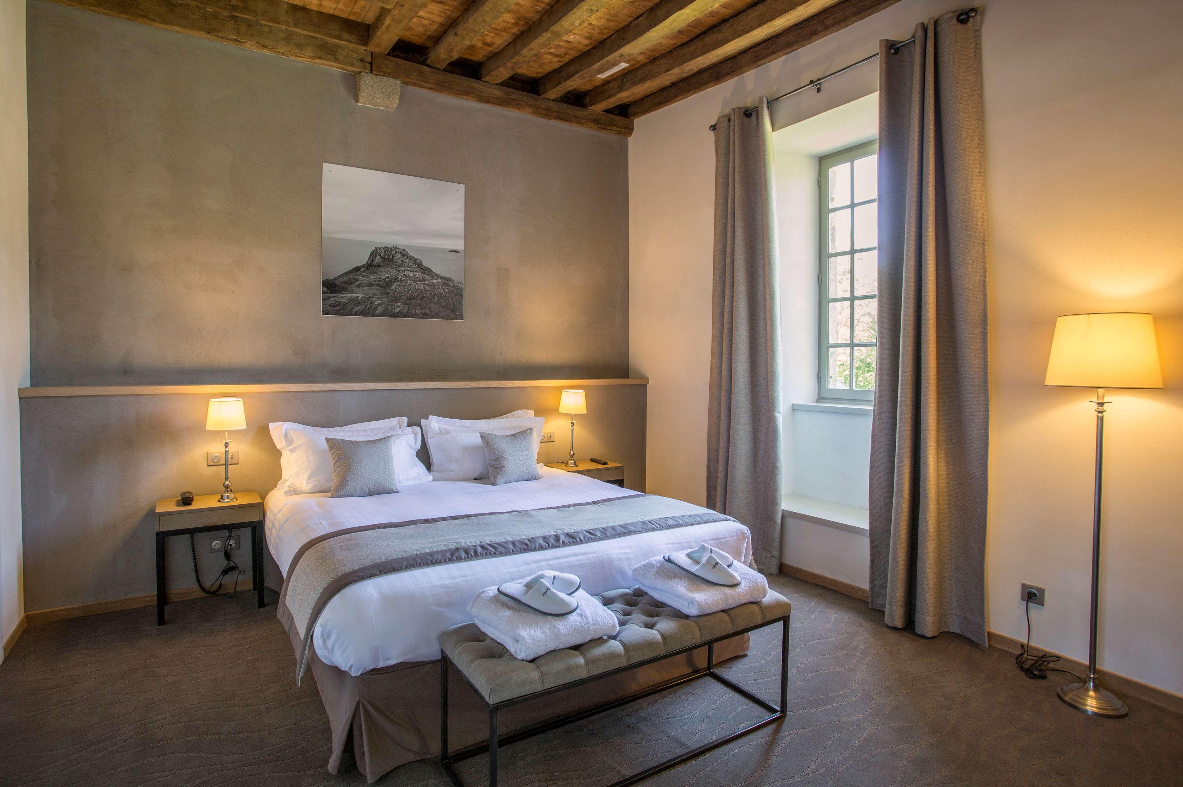 Hotel De L'Abbaye Le Tronchet  Buitenkant foto