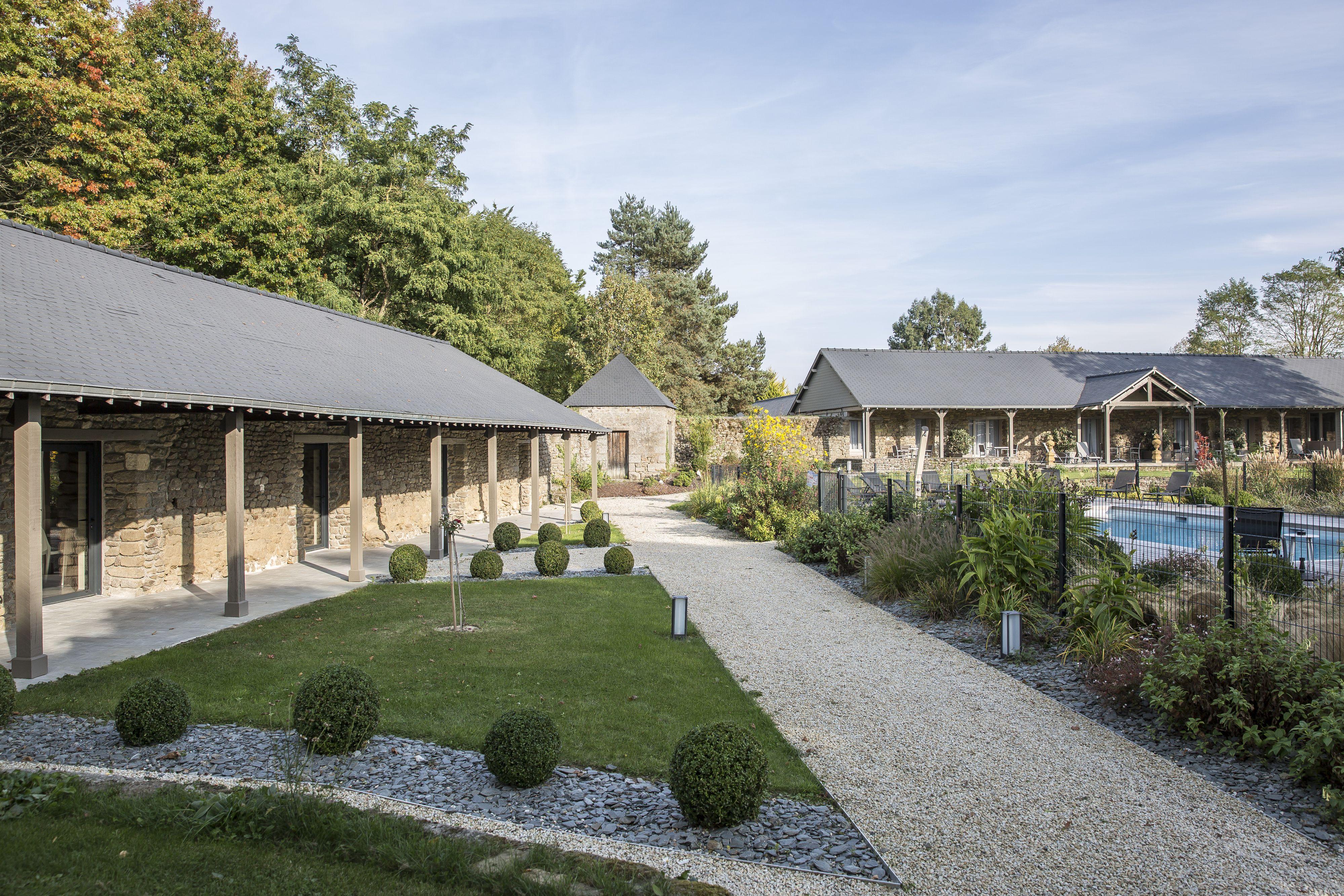 Hotel De L'Abbaye Le Tronchet  Buitenkant foto