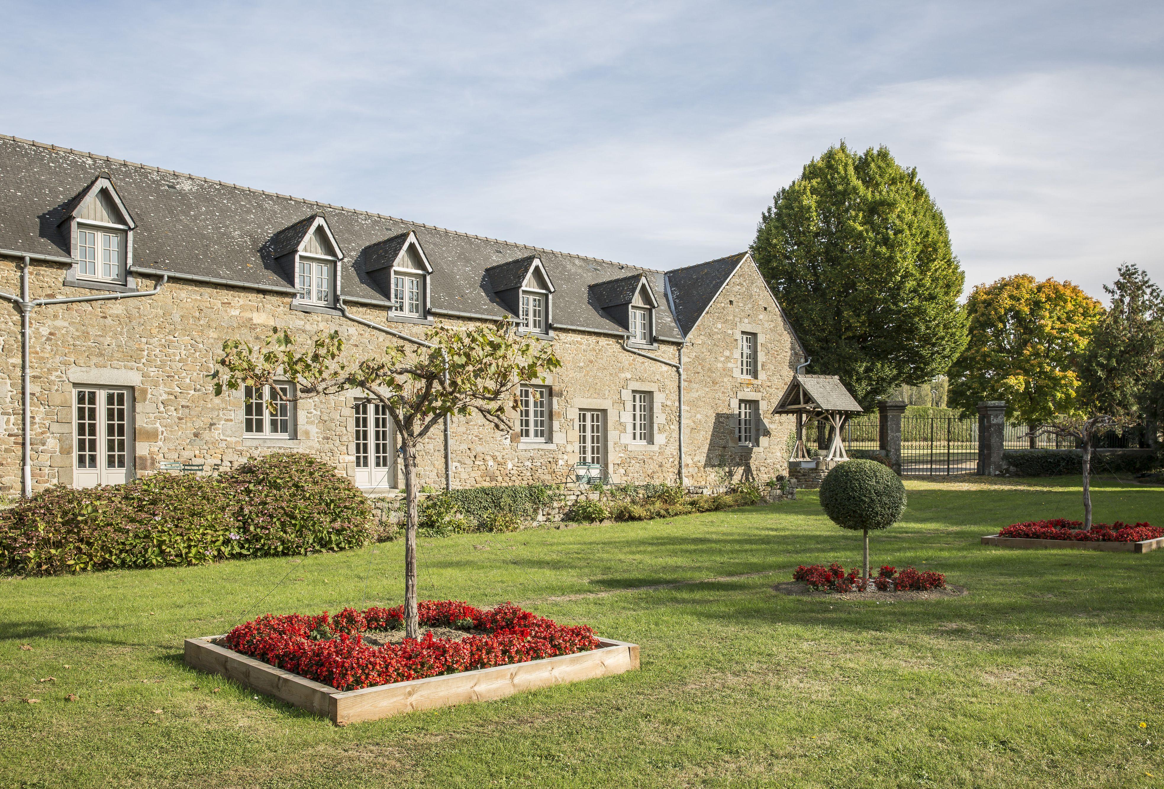 Hotel De L'Abbaye Le Tronchet  Buitenkant foto